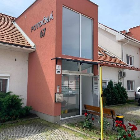 Apartment Biely Kostol Εξωτερικό φωτογραφία